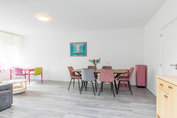 Foto - Te koop: Instapklaar gerenoveerd 3 slaapkamer appartement met berging in Brunssum
